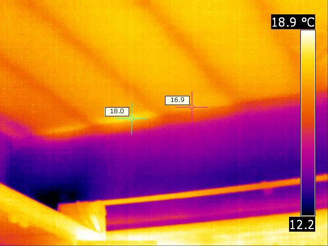 Thermal Image showing ceiling joists as thermal bridges